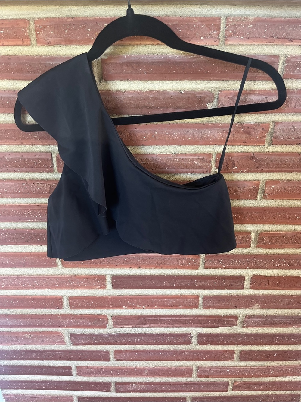 Wilfred/Aritzia Black One Shoulder Bathing Suit top